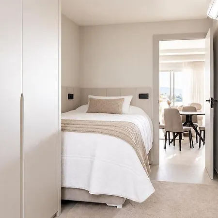 Luxury Penthouse With Private Terrace And Sea Views Appartamento *