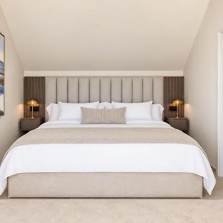 Luxury Penthouse With Private Terrace And Sea Views *