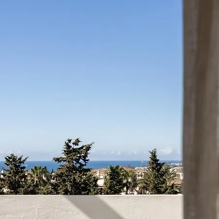 Luxury Penthouse With Private Terrace And Sea Views Appartamento