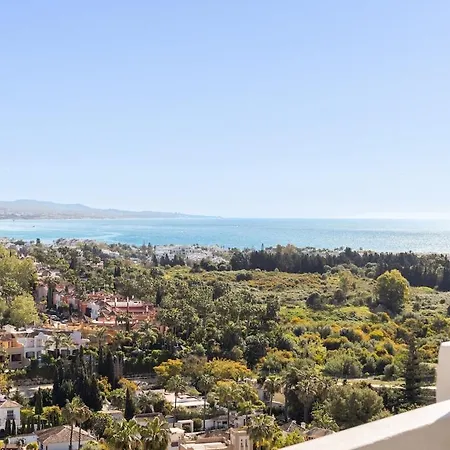 Luxury Penthouse With Private Terrace And Sea Views Appartamento